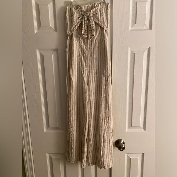 Abercrombie and Fitch linen jumpsuit - Picture 1 of 6